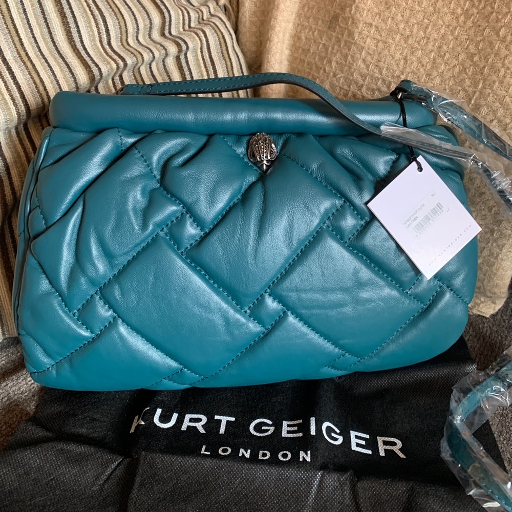 SOLD⛔️Authentic KURT GEIGER LONDON QUILTED LEATHER CONVERTIBLE TOP ZIP CLUTCH - Picture 1 of 16